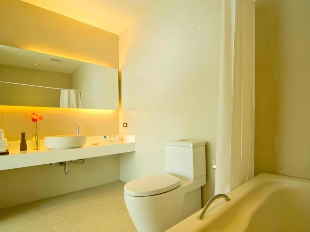 Seven Zea Chic Hotel Паттайя Экстерьер фото